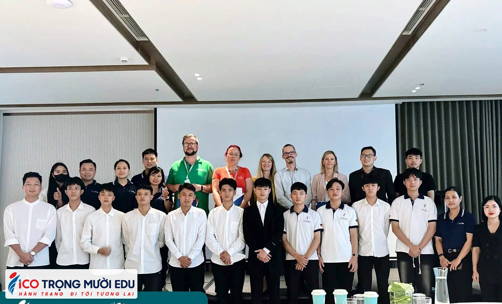 Hình ảnh lớp học và trung tâm Trọng Mười Edu/ICOEURO