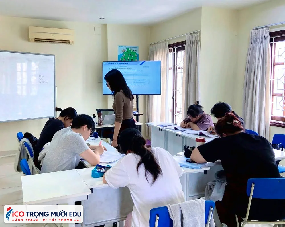 Hình ảnh lớp học và trung tâm Trọng Mười Edu/ICOEURO