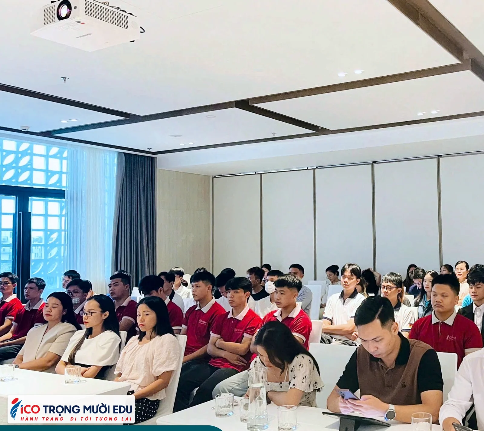 Hình ảnh lớp học và trung tâm Trọng Mười Edu/ICOEURO