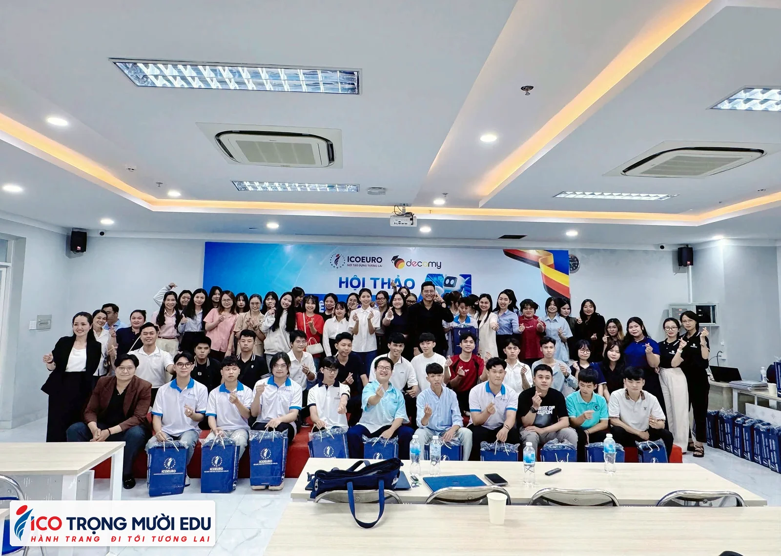 Hình ảnh lớp học và trung tâm Trọng Mười Edu/ICOEURO