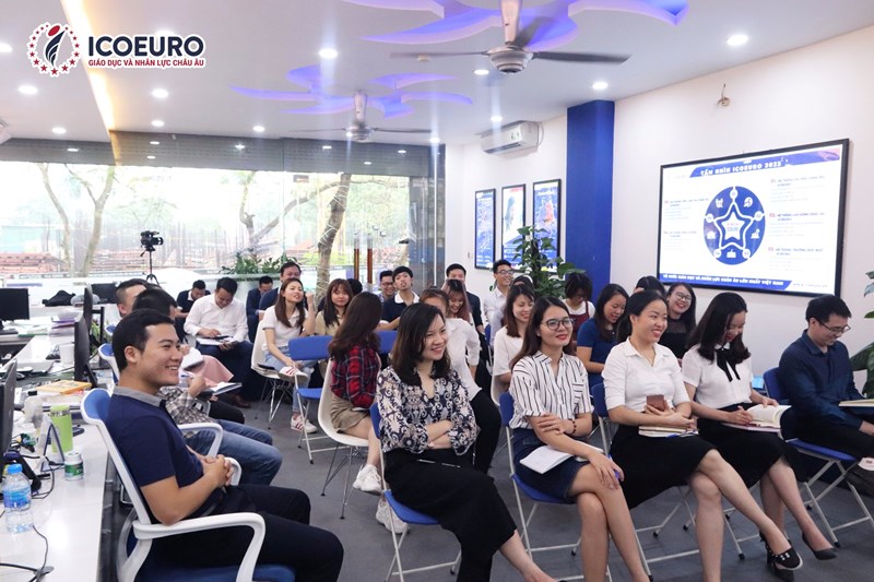 Buổi sinh hoạt văn hóa đọc sách tại ICOEURO