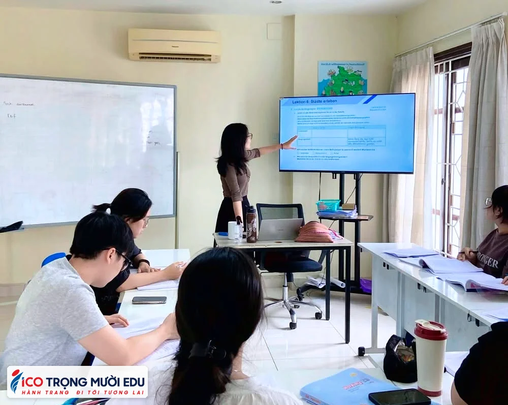 Hình ảnh lớp học và trung tâm Trọng Mười Edu/ICOEURO